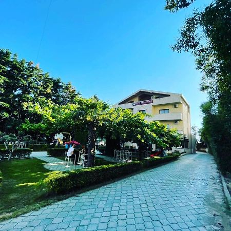 Hotel Ambasador Garden Lezhe Exterior photo