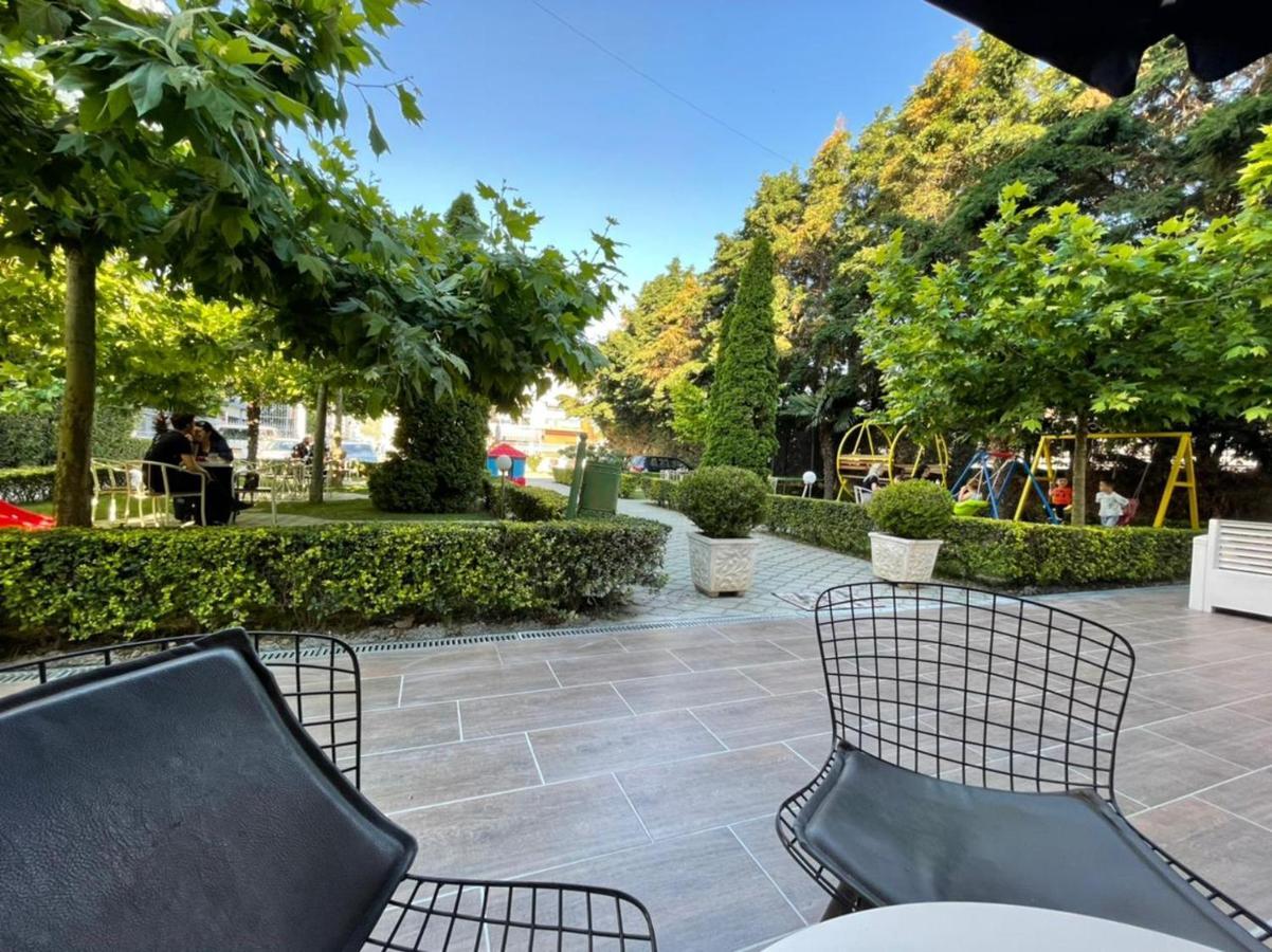 Hotel Ambasador Garden Lezhe Exterior photo