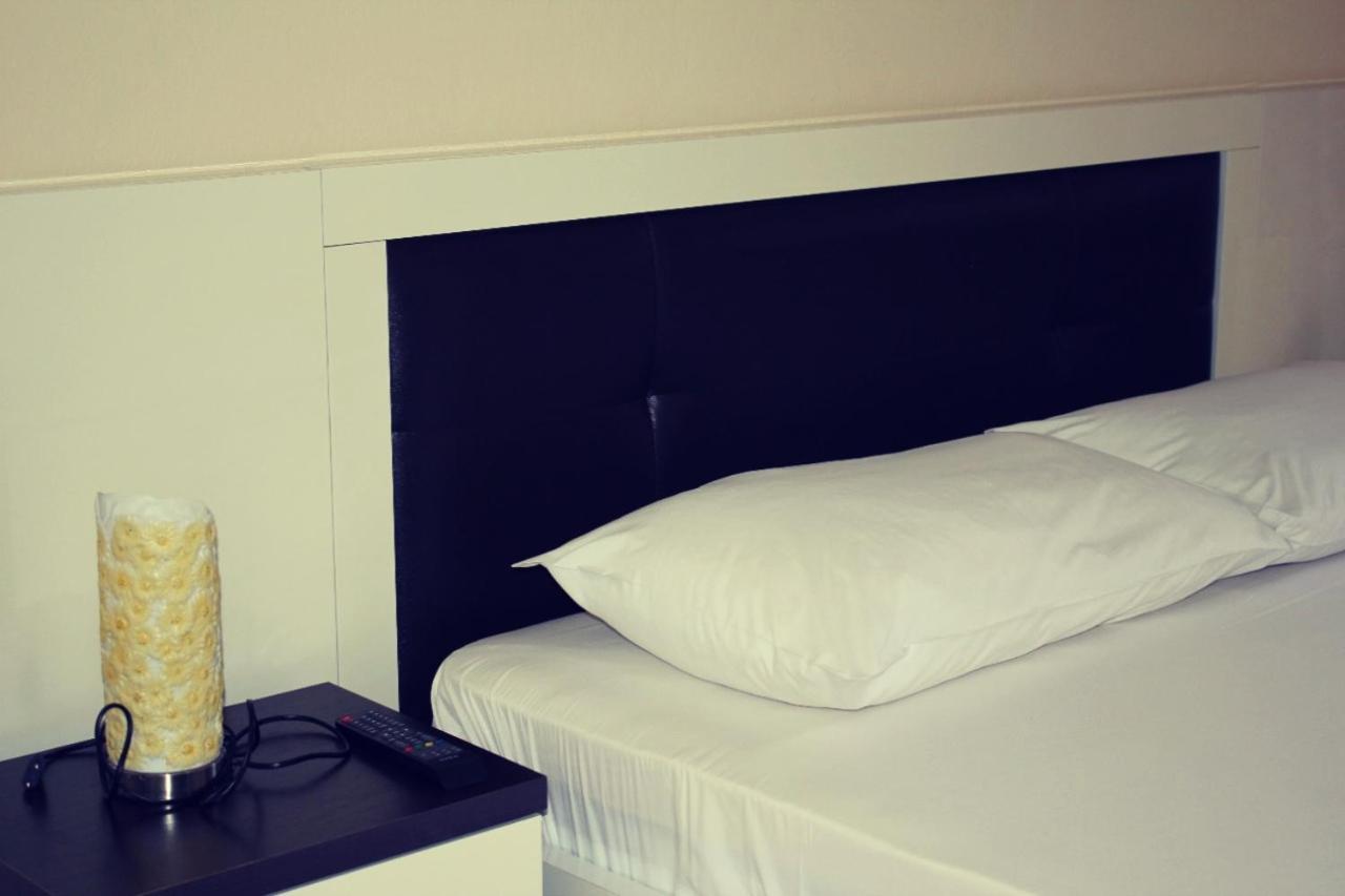Hotel Ambasador Garden Lezhe Room photo